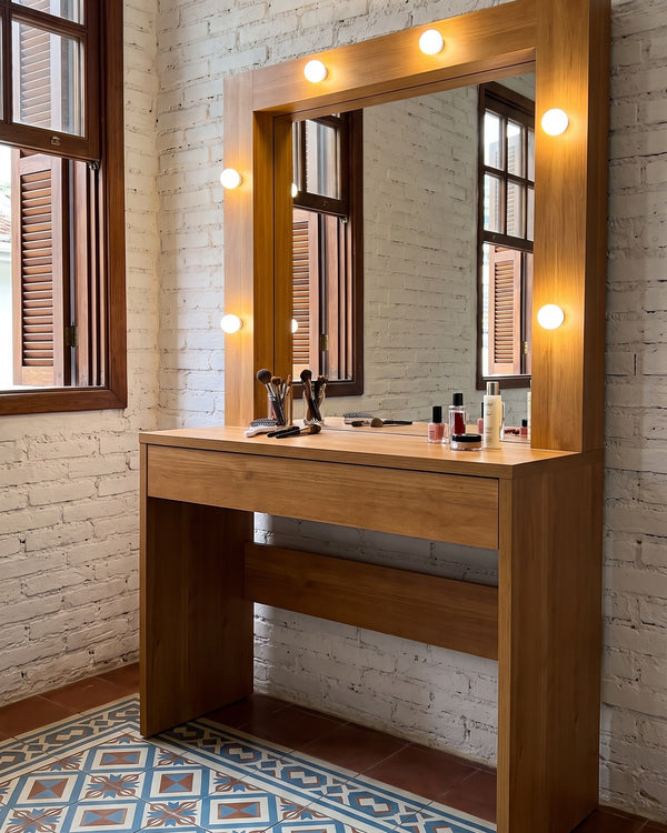 Camarim Romance Com Espelho e Lâmpadas