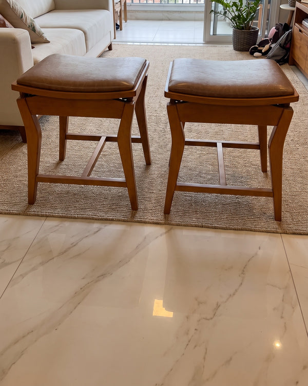 Conjunto 2 Banquetas Madeira Assento Estofado Courino - foto 6