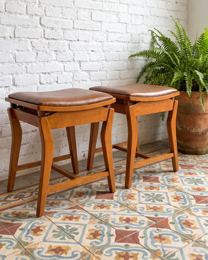 Conjunto 2 Banquetas Madeira Assento Estofado Courino - foto 5