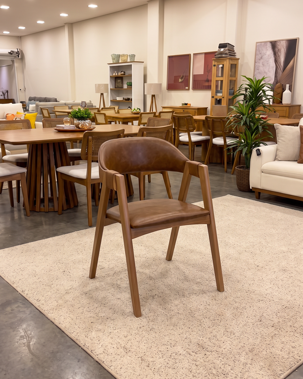 Cadeira Luxor Com Braços Encosto Laminado Pinhão Natural