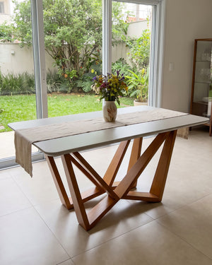 Mesa De Jantar Flor Tampo Off White Base Geométrica De Madeira - foto 3