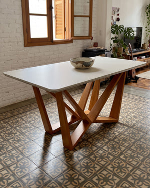 Mesa De Jantar Flor Tampo Off White Base Geométrica De Madeira - foto 5