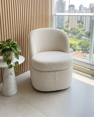 Poltrona Carrara Estofada Off White Formato Tonel