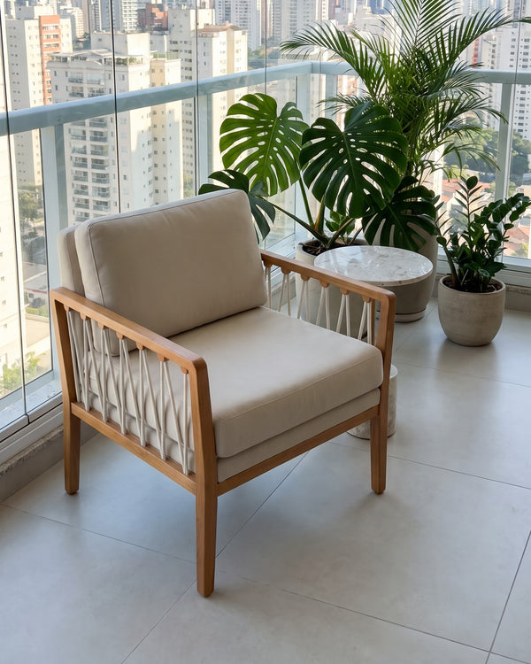 Poltrona Fit Madeira Com Detalhe Em Corda e Almofadas