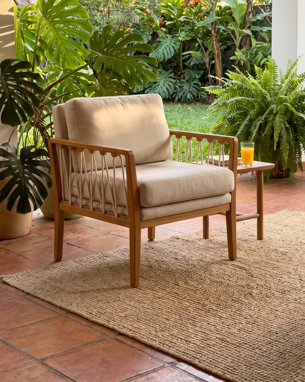 Poltrona Fit Madeira Com Detalhe Em Corda e Almofadas