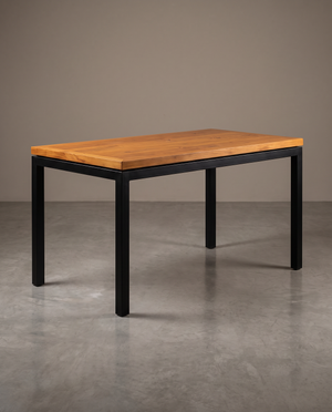 Mesa Pé Tubular Madeira De Demolição - acabamento Maquinado (liso)