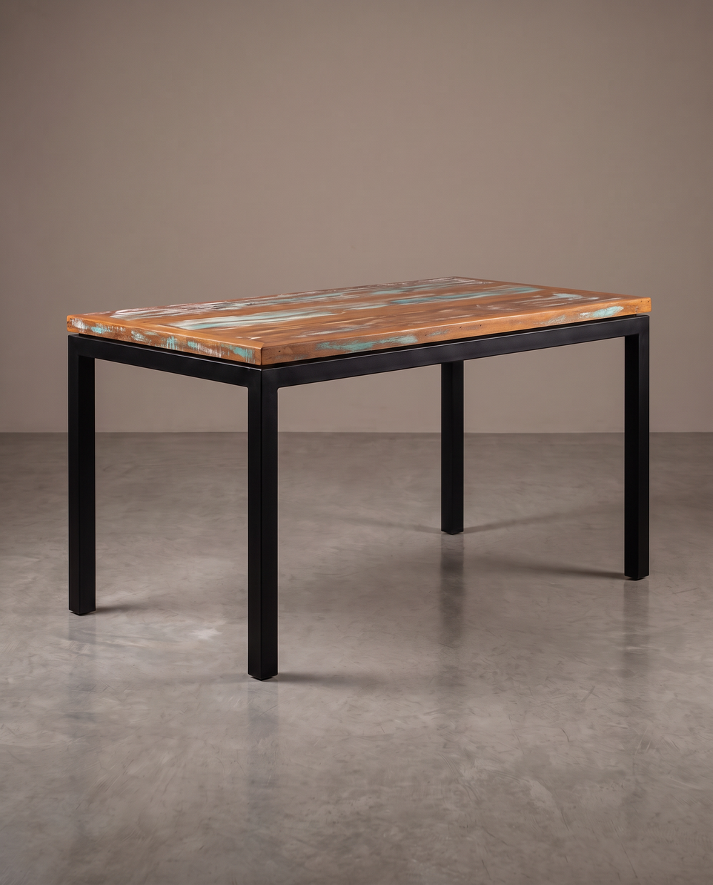 Mesa Pé Tubular Madeira De Demolição — Descascado (sobra de tinta aparente)